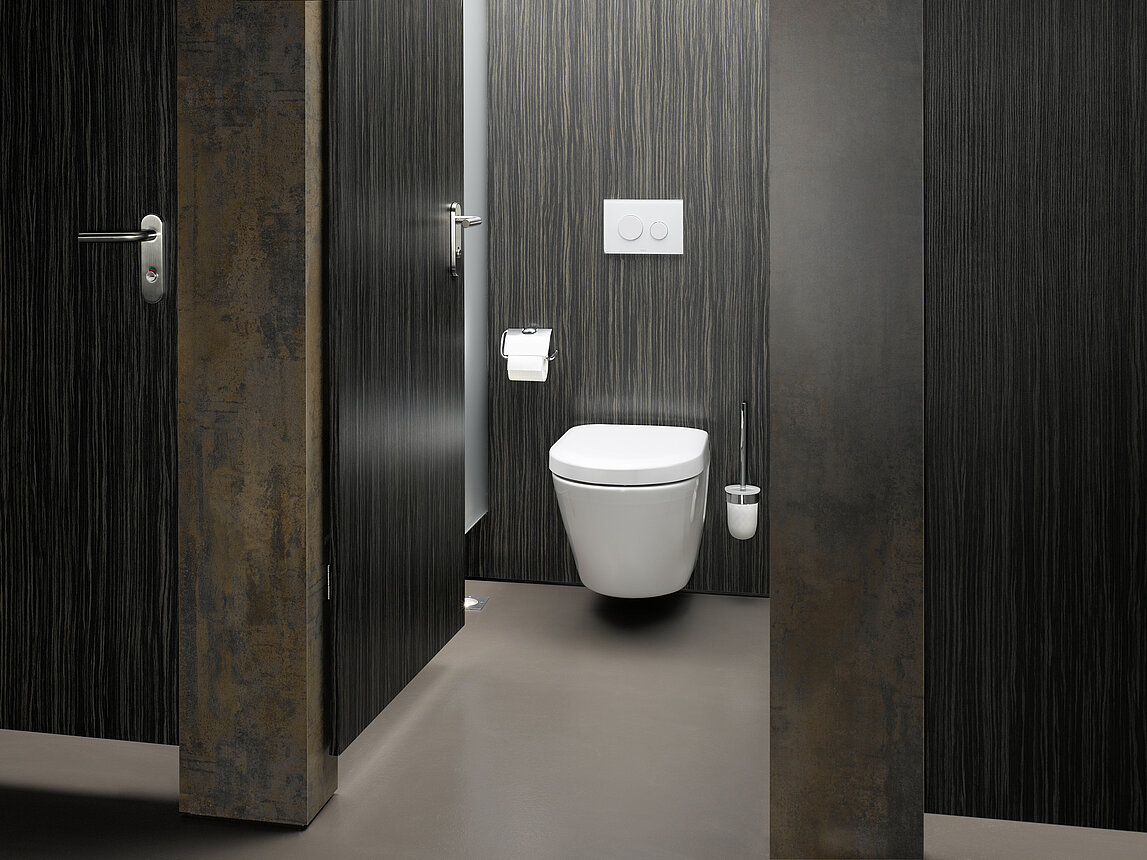 CW762Y_toilets NC