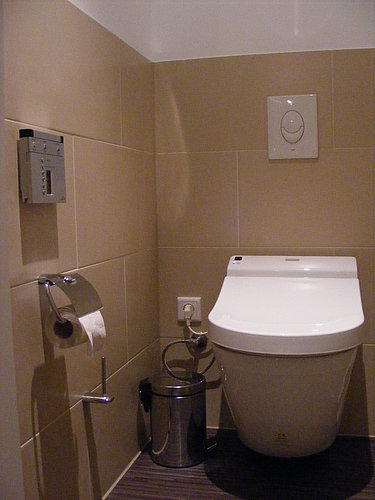 Work area in the hairdressing salon in wood look