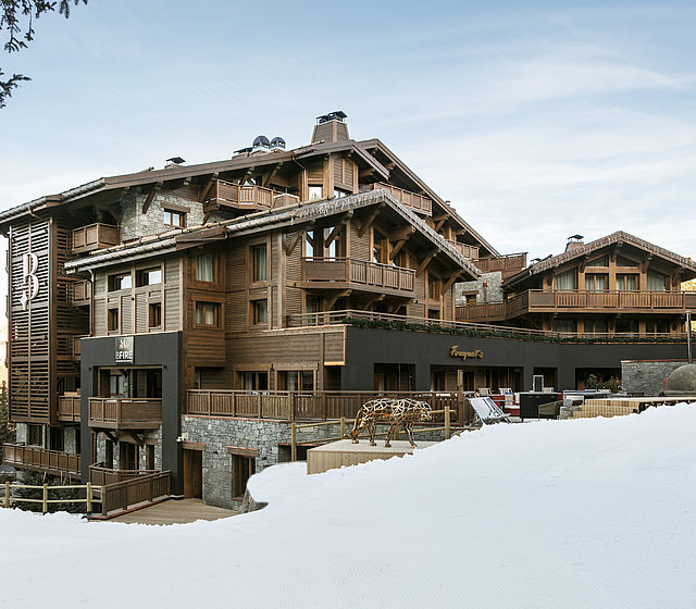 Außenansicht des Luxushotels Les Neiges in Courchevel