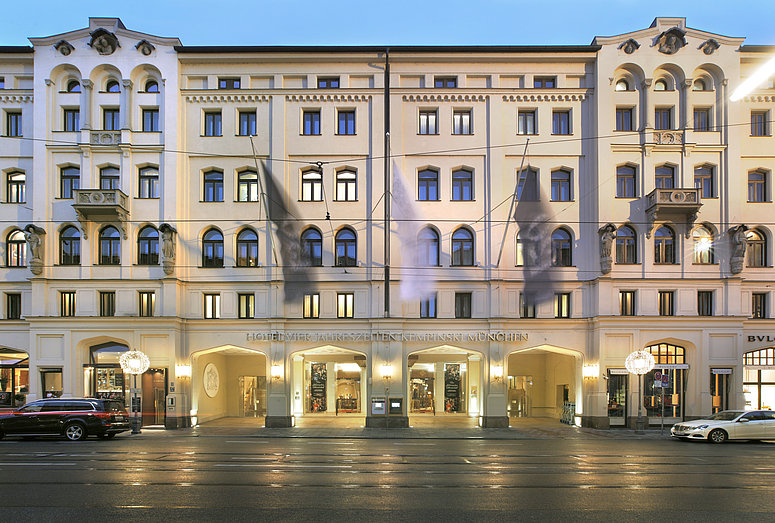 Outdoor view of Vier Jahreszeiten Kempinski in Munich