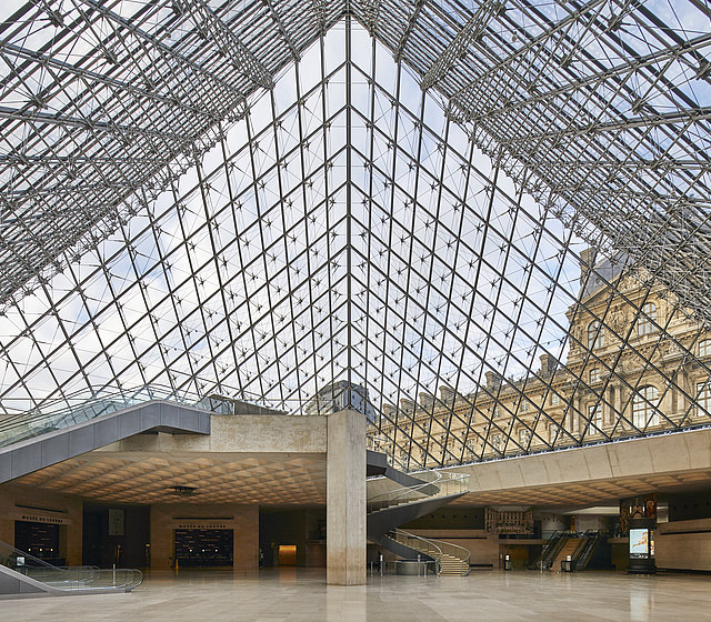 [Translate to Deutsch:] Entrance to Louvre Museum in Paris
