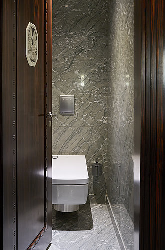 WASHLET® at Hotel Le Meurice in Paris
