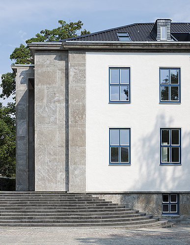 Outdoor view of Metropolitan Gardens in Berlin Dahlem